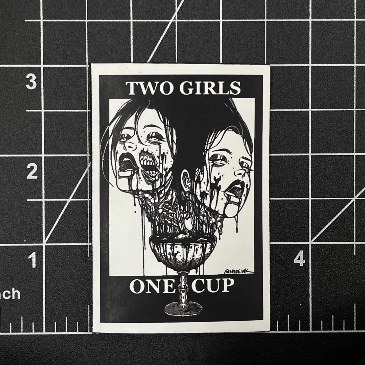 Spade Ink - 2 Girls 1 Cup BLK