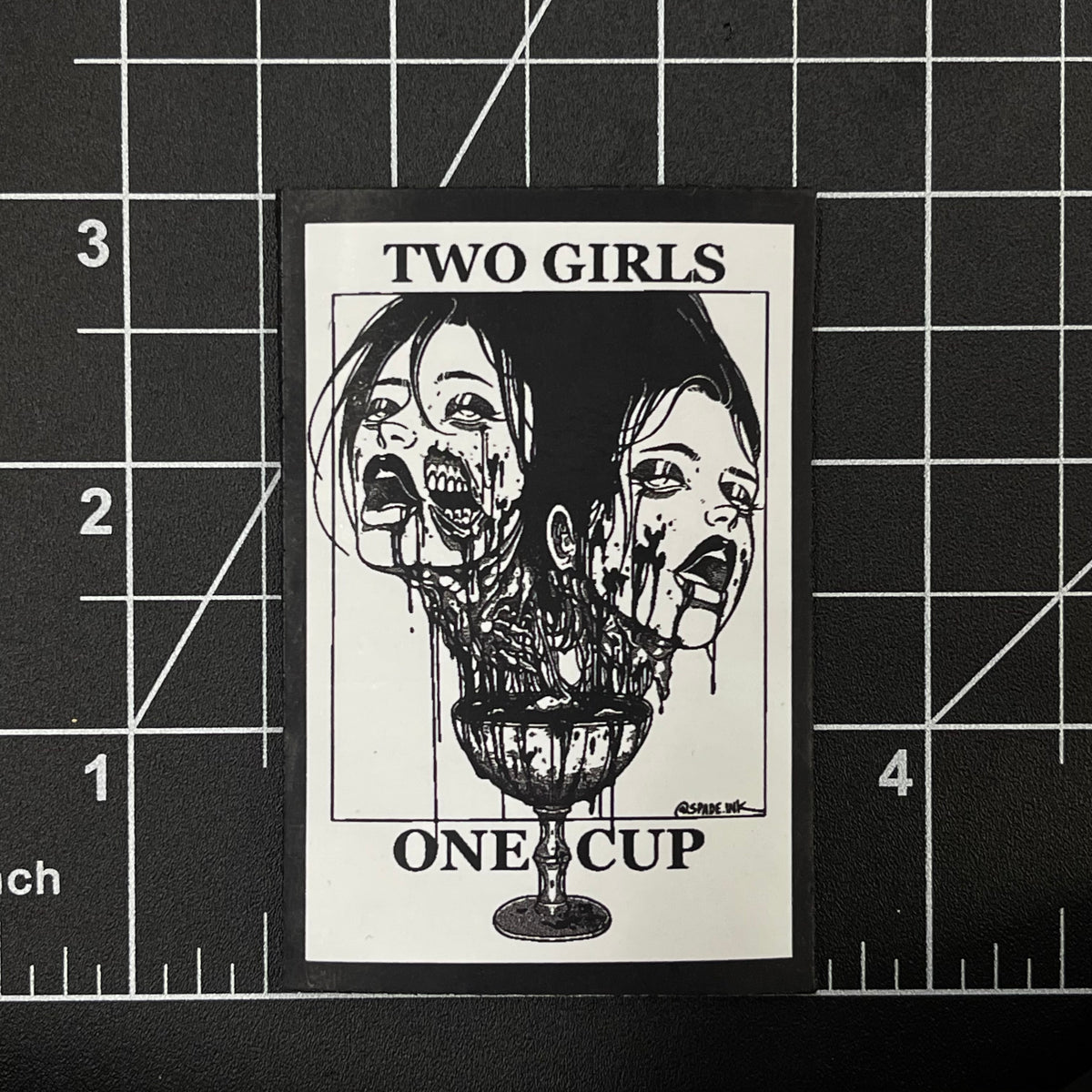 Spade Ink Spade Ink - 2 Girls 1 Cup WT – vandalsFG